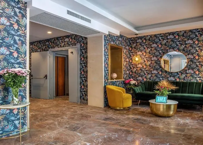 Otel Bloom 3*