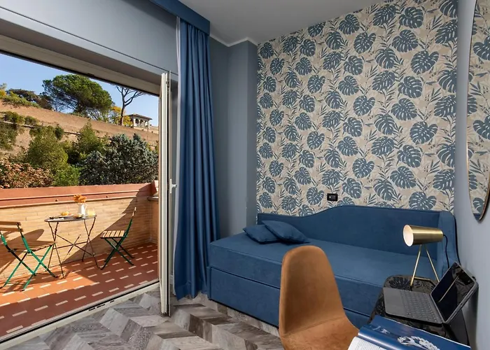 Bloom Hotel 3*